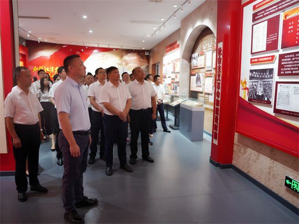 警示教育筑防线，廉洁